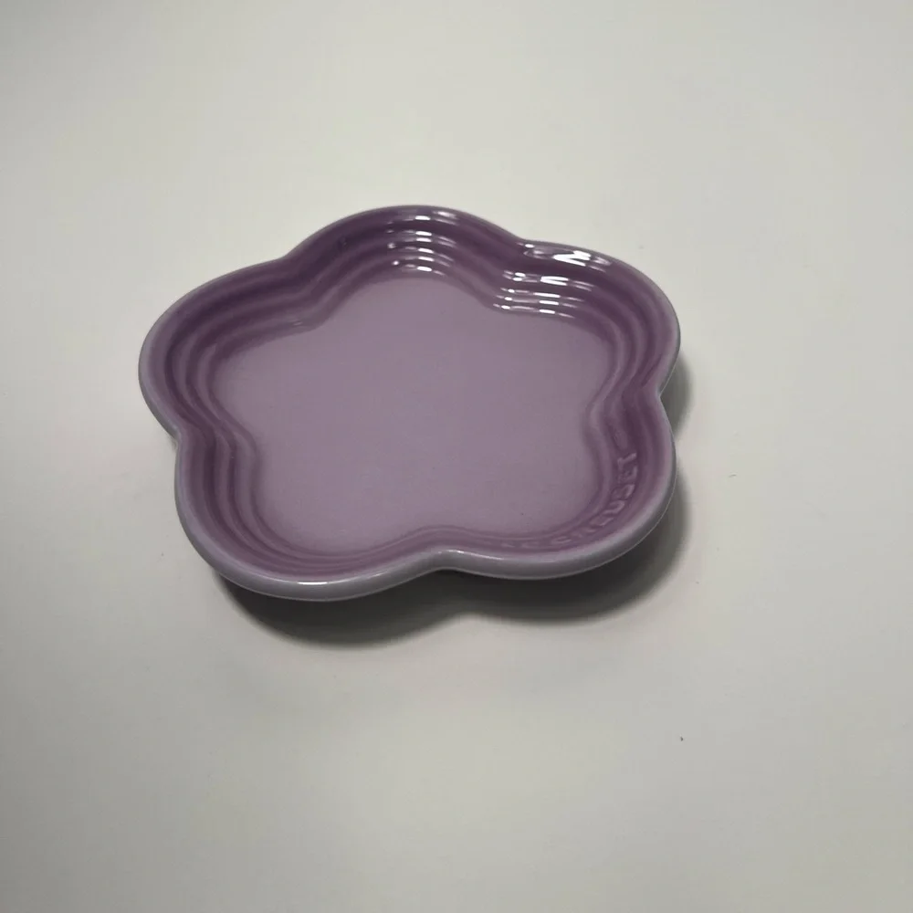 Le Creuset Stoneware Flower Petal Scalloped Trinket Dish Plate Tray - Picture 7 of 11